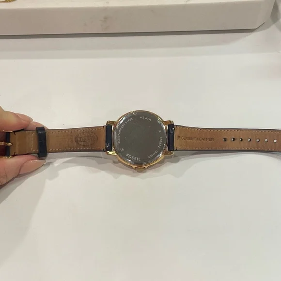 Fossil Watch - Picture 2 of 5
